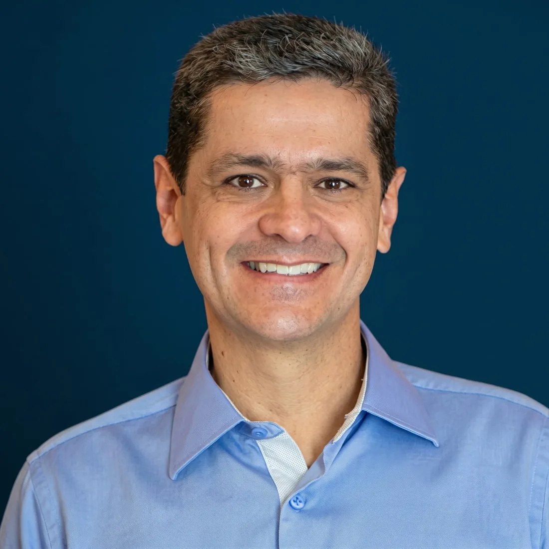 Dr. Eduardo Martins, especialista em Dentística Restauradora